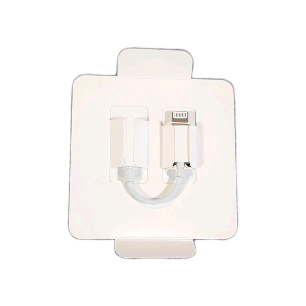C1-O Apple Lightning to 3.5mm Headphone Jack Adapter White Model A1749 In Poly